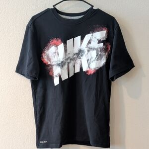 Nike Men's Black and White Graphic Tee